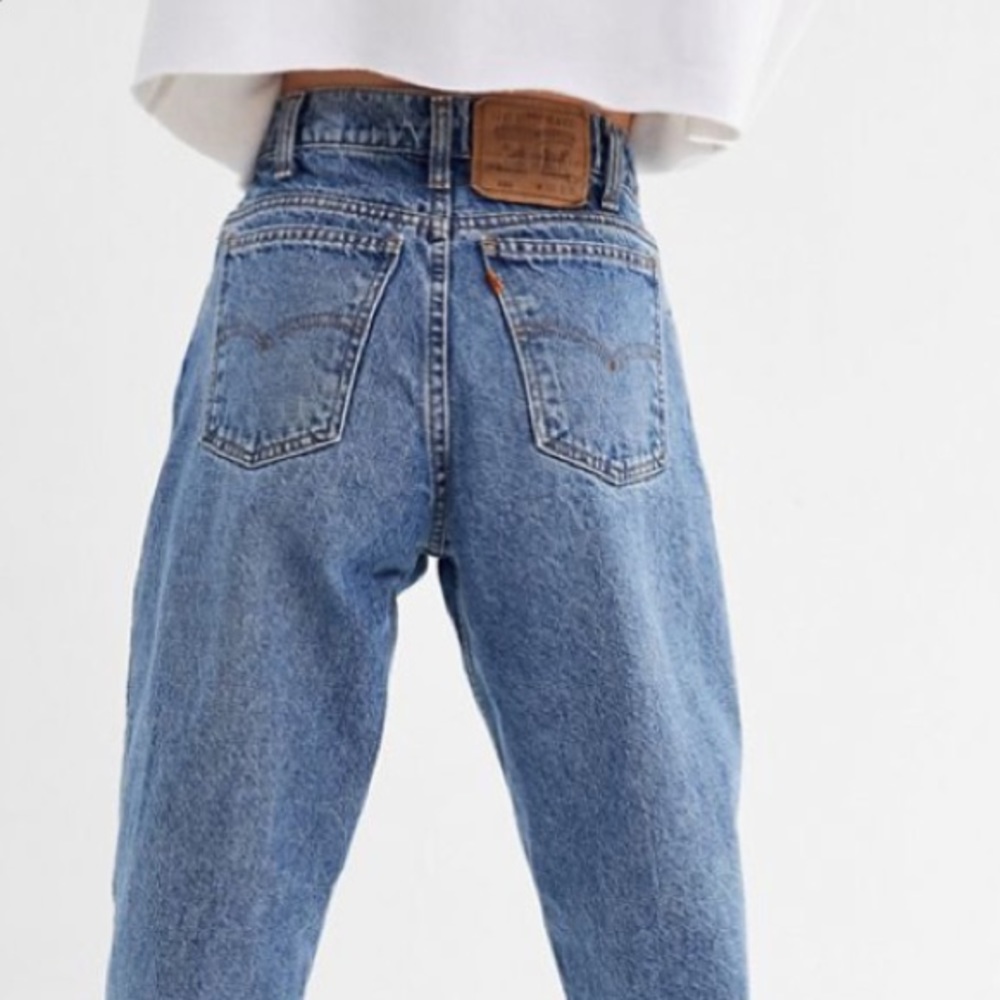 Levi’s}• vintage high waisted mom jeans